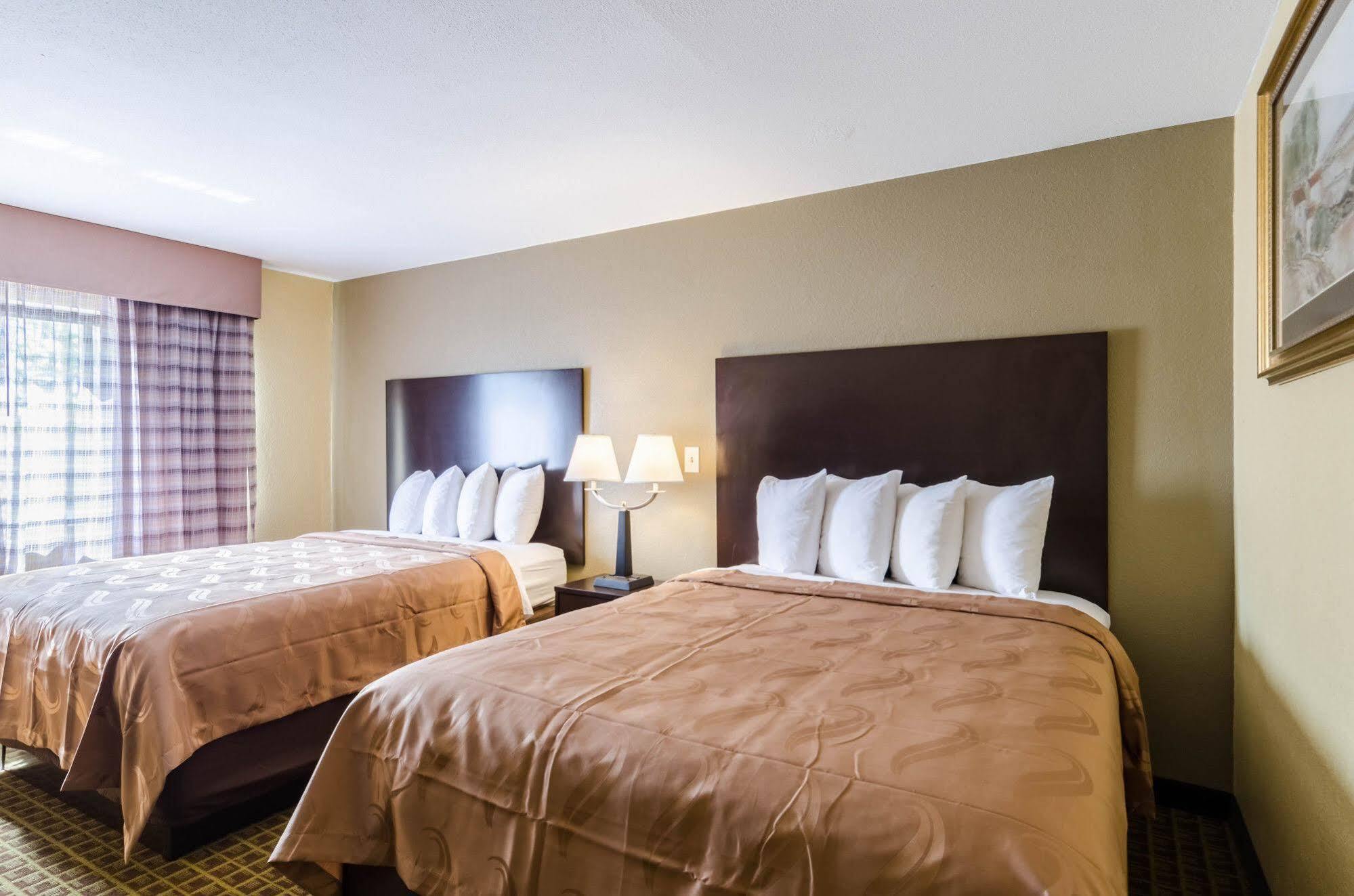Rodeway Inn Brockton Eksteriør bilde